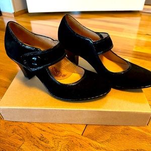 Beautiful dress shoes by Sofft